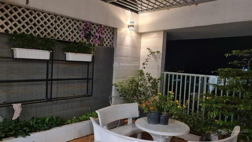 Cho thuê một số căn penthouse sky 9. thiết kế duplex gồm 3pn, 2 wc có sân vườn full nội thất