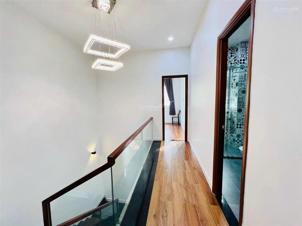 Cho thuê nhà phố marita khang điền, đường liên phường. 100m. 1 trệt 2 lầu có 3pn và 3vs có nội thất