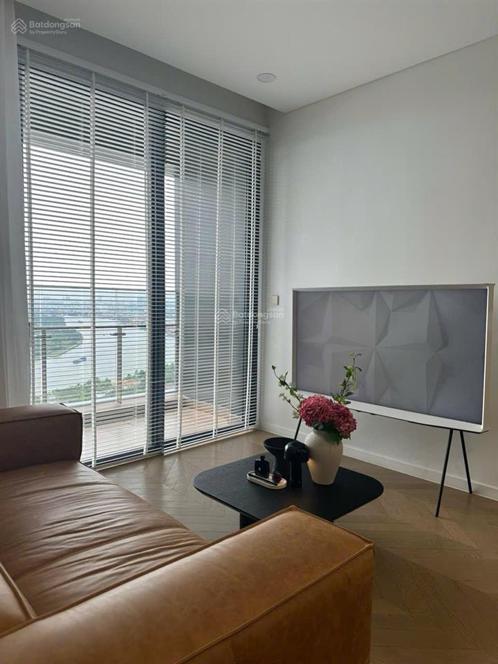 Cho thuê căn 3 phòng ngủ view sông, full nội thất, 50 triệu/tháng