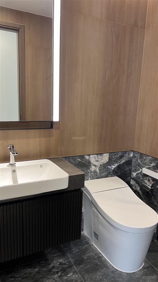 Căn 2 phòng ngủ góc lumiere riverside. sổ hồng sẵn. view hồ bơi siêu đẹp