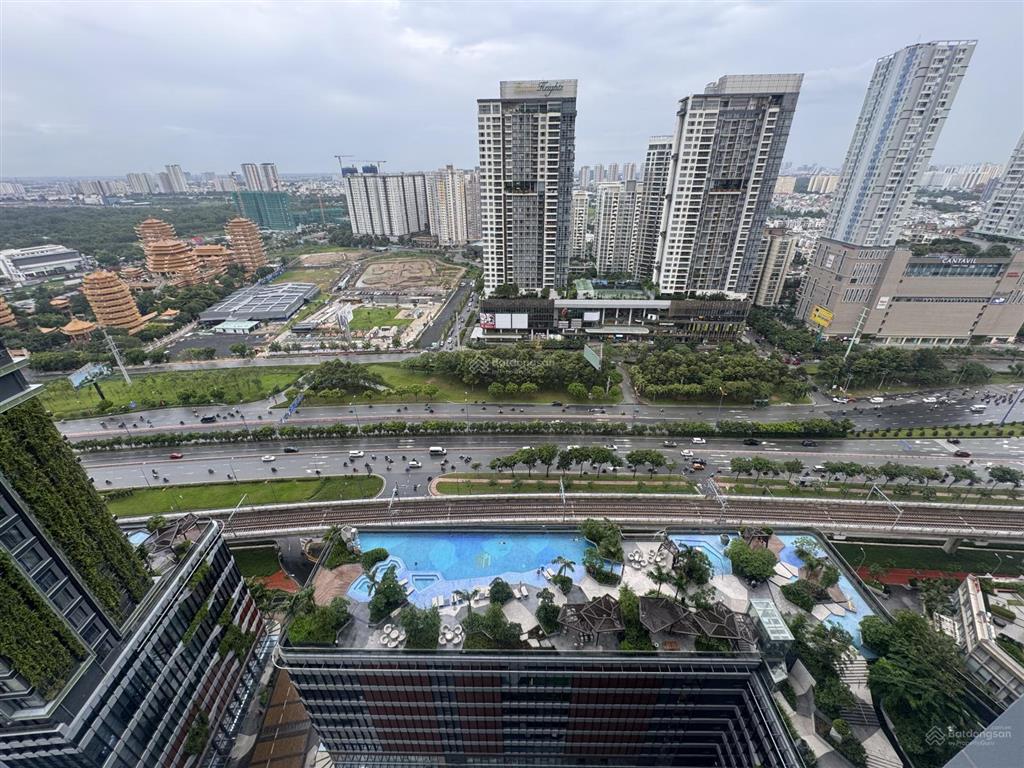 Căn 2 phòng ngủ góc lumiere riverside. sổ hồng sẵn. view hồ bơi siêu đẹp