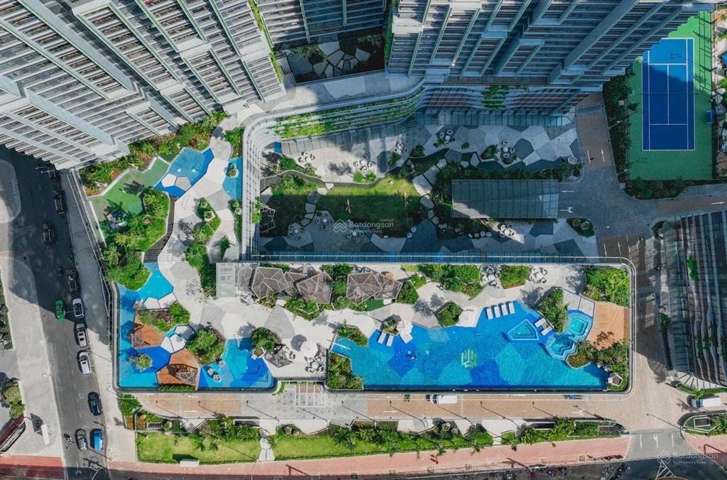 Căn 2 phòng ngủ góc lumiere riverside. sổ hồng sẵn. view hồ bơi siêu đẹp