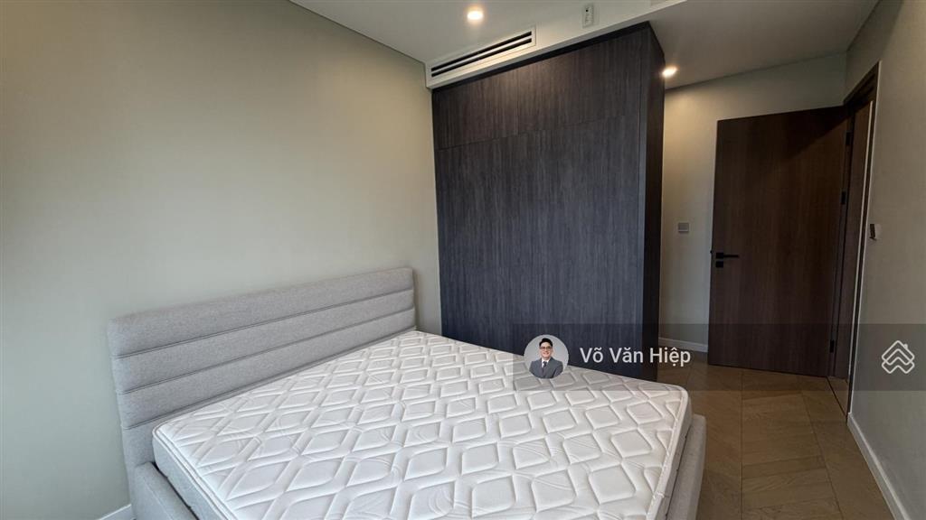 Cho thuê căn 2 phòng ngủ view thành phố, full nội thất, 35 triệu/tháng
