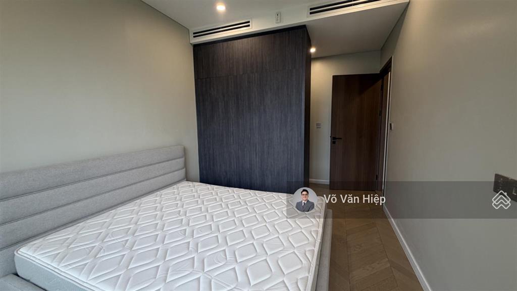 Cho thuê căn 2 phòng ngủ view thành phố, full nội thất, 35 triệu/tháng