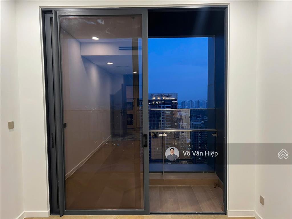 Căn 2 phòng ngủ góc nội thất cơ bản 32 triệu/th tòa west lumiere riverside
