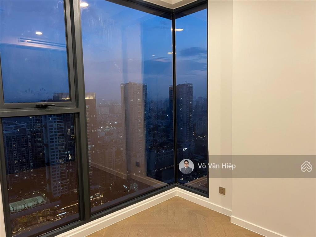 Căn 2 phòng ngủ góc nội thất cơ bản 32 triệu/th tòa west lumiere riverside