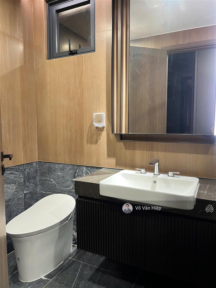 Căn 2 phòng ngủ góc nội thất cơ bản 32 triệu/th tòa west lumiere riverside