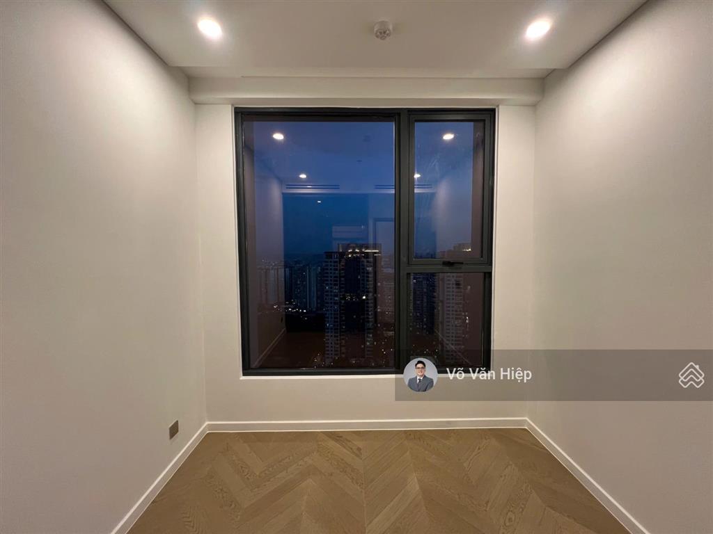 Căn 2 phòng ngủ góc nội thất cơ bản 32 triệu/th tòa west lumiere riverside