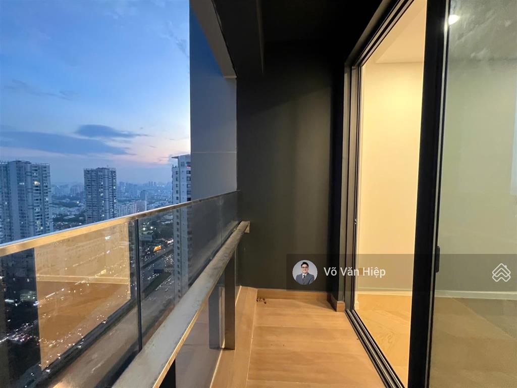 Căn 2 phòng ngủ góc nội thất cơ bản 32 triệu/th tòa west lumiere riverside