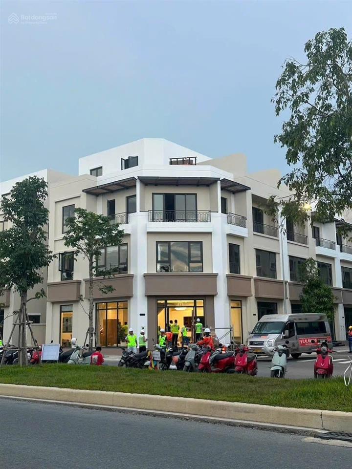 Shophouse vinhomes green city  giá chỉ 5.9 tỷ, diện tích 90m2 xây dựng 4 tầng mặt tiền đường 50m