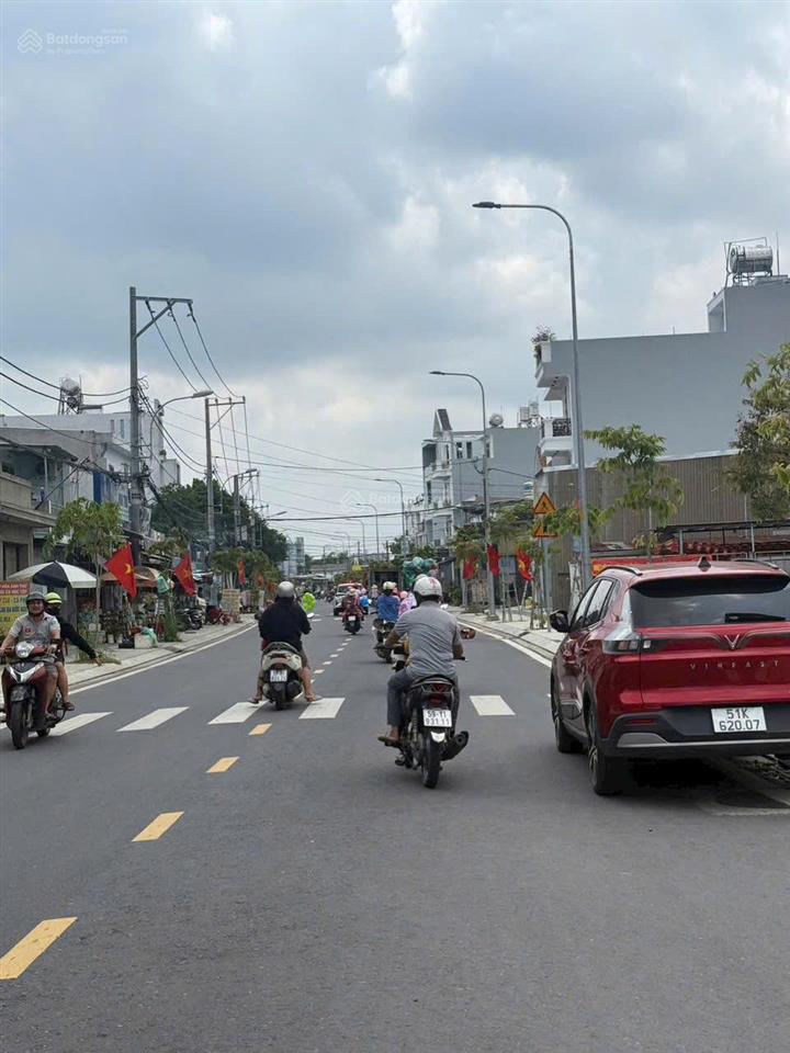 Đất mặt tiền bà triệu 954m², ngang 26m ngay trung tâm hành chính, tiện xây bank, siêu thị, tttm