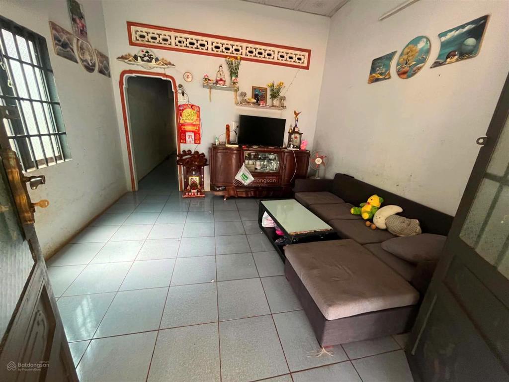 Bán căn nhà cấp 4 tại thuận lợi, đồng nai, nhà 2 mặt tiền rộng rãi, vị trí đẹp, sổ đầy đủ
