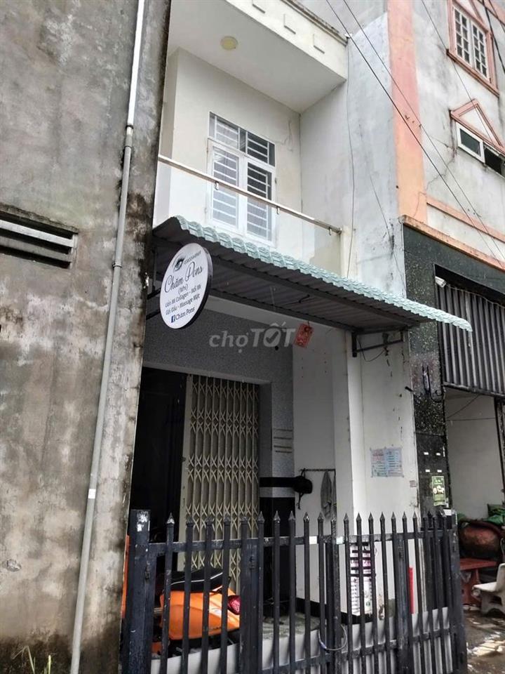 Bán nhà gần Bệnh viện đa khoa An Giang 2.1 ty, thương lượng tốt