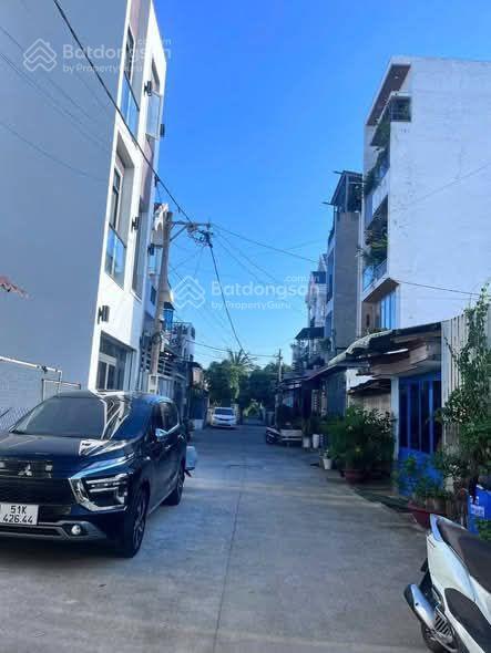 Đất gần khu đô thị vạn phúc, hẻm 6m, sát mặt tiền quốc lộ 13, khu phân lô đồng bộ, sổ hồng riêng