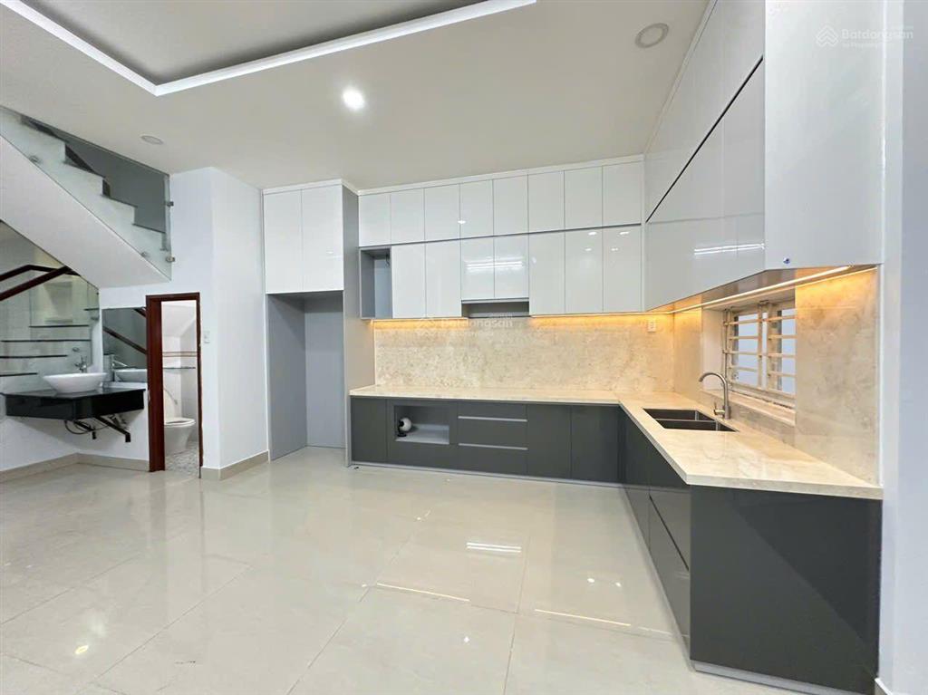 Bán nhà 3 lầu mặt tiền đường 12m ngay hiệp bình, gần khu đô thị vạn phúc