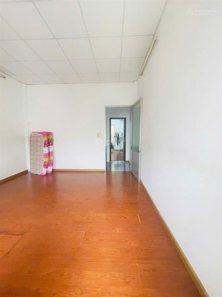 Nhà sân ô tô đối diện khu đô thị vạn phúc, 1 lầu chỉ 7,5 tỷ tl