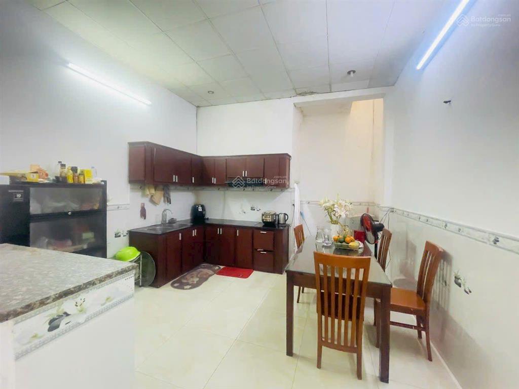 Nhà sân ô tô đối diện khu đô thị vạn phúc, 1 lầu chỉ 7,5 tỷ tl