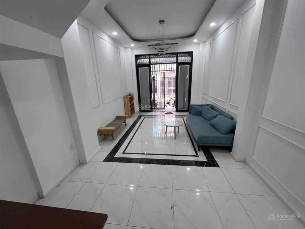 Nhà ngay phạm văn đồng, đường rộng 4 lầu, sổ hồng riêng