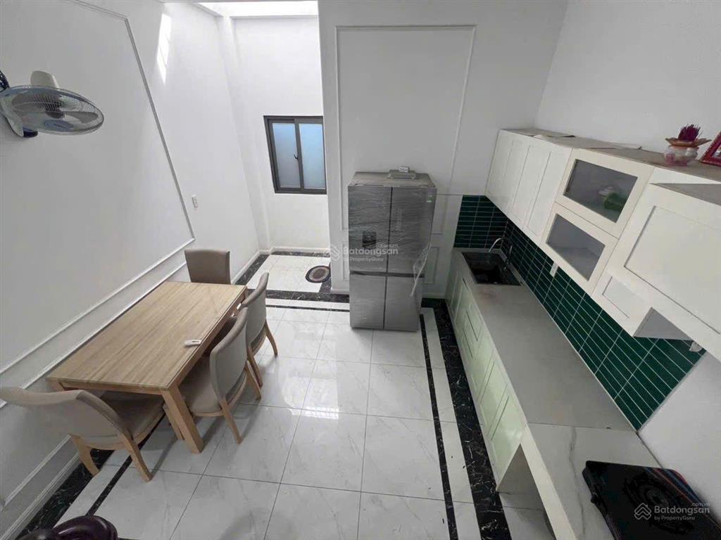 Nhà ngay phạm văn đồng, đường rộng 4 lầu, sổ hồng riêng