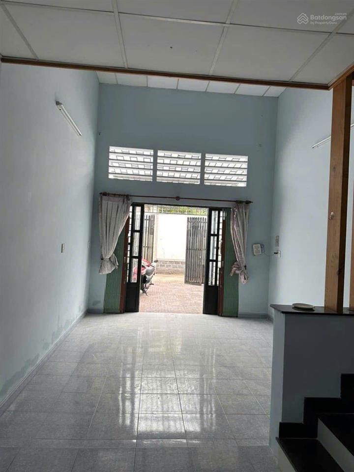Nhà sân xe hơi, gần khu đô thị vạn phúc, đại học luật, sát bình thạnh
