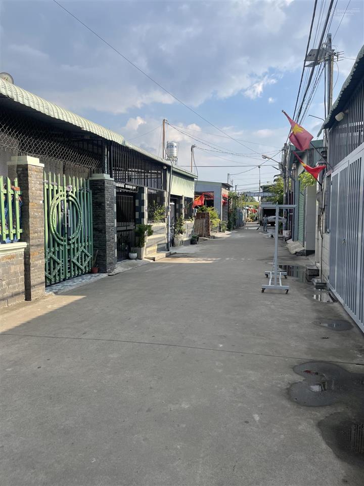 Bán nhà gần ngã tư tân phong  công viên b5 (dt 10m * 16m) shr thổ cư