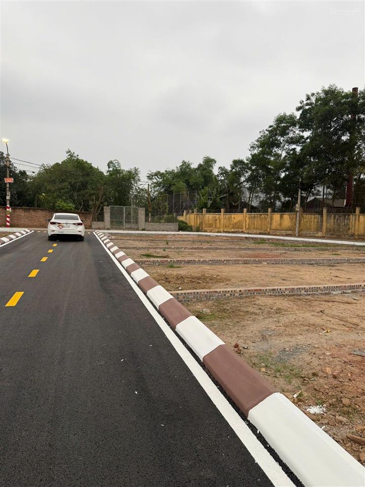 Hàng f0 hiếm có khó tìm. nhỉnh tỷ thôi mà đất đẹp long lanh