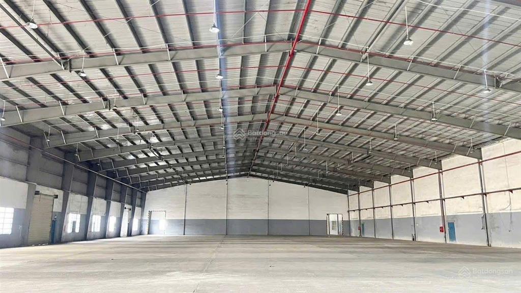 Cho thuê kho xưởng 2500m2, pccc tự động, gần khu công nghệ cao thủ đức