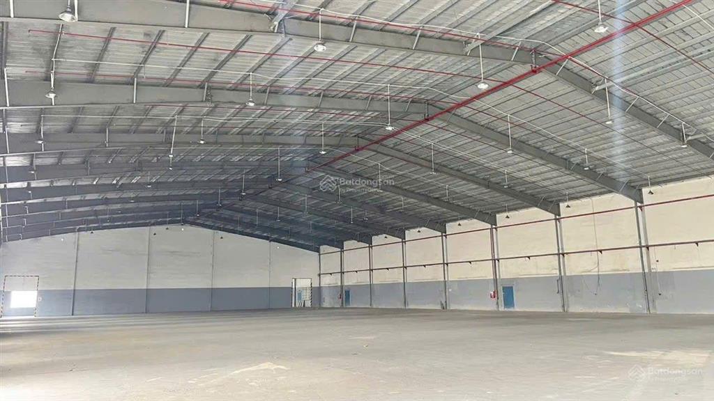 Cho thuê kho xưởng 2500m2, pccc tự động, gần khu công nghệ cao thủ đức