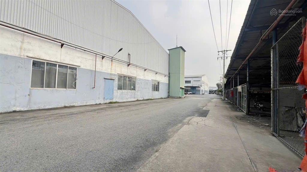 Cho thuê kho xưởng 2500m2, pccc tự động, gần khu công nghệ cao thủ đức