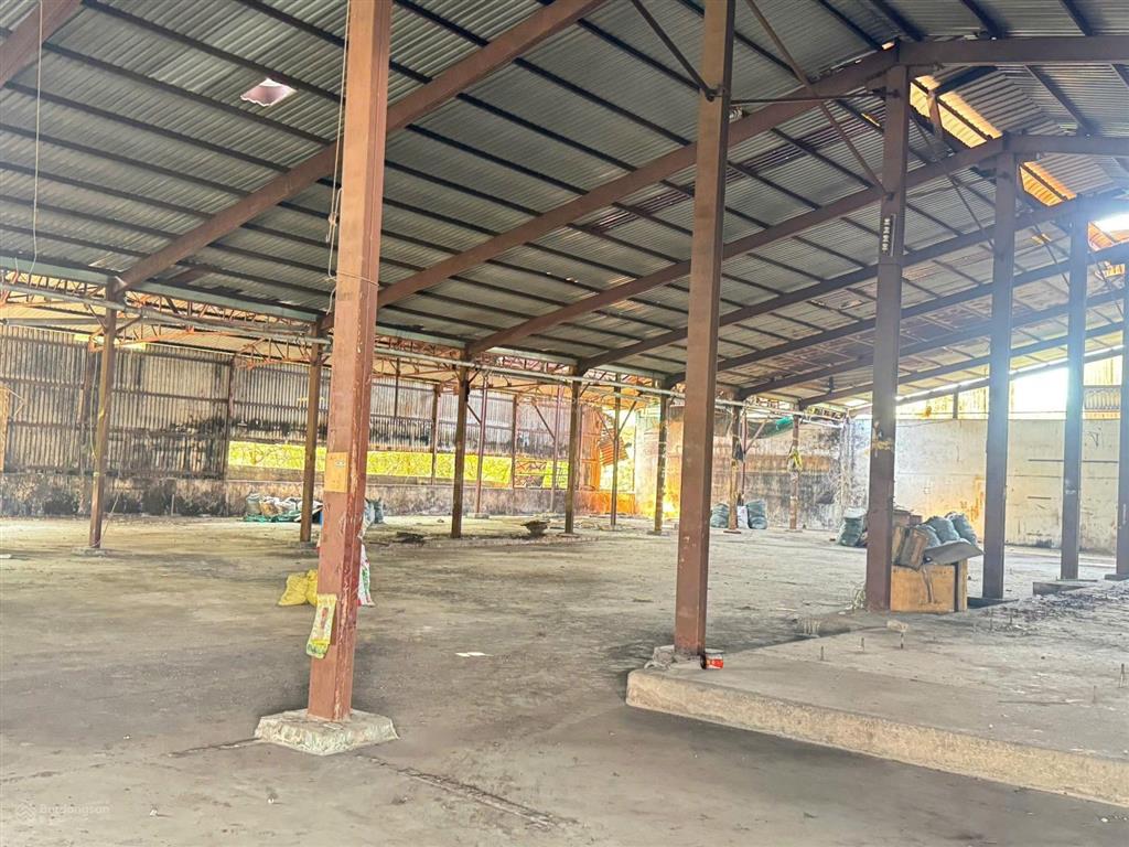 Cho thuê xưởng 2700m2, 60 triệu/th đường hoàng hữu nam, quận 9