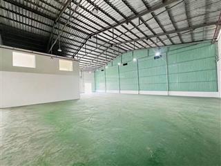 Cho thuê kho xưởng 700m2, pccc tự động, đường lã xuân oai, quận 9, gần khu cnc