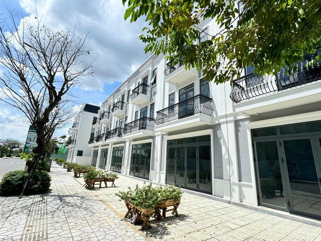 Bán biệt thự ven sông chánh mỹ, 3,826 tỷ, 112m2, tại nguyễn văn cừ, thủ dầu một