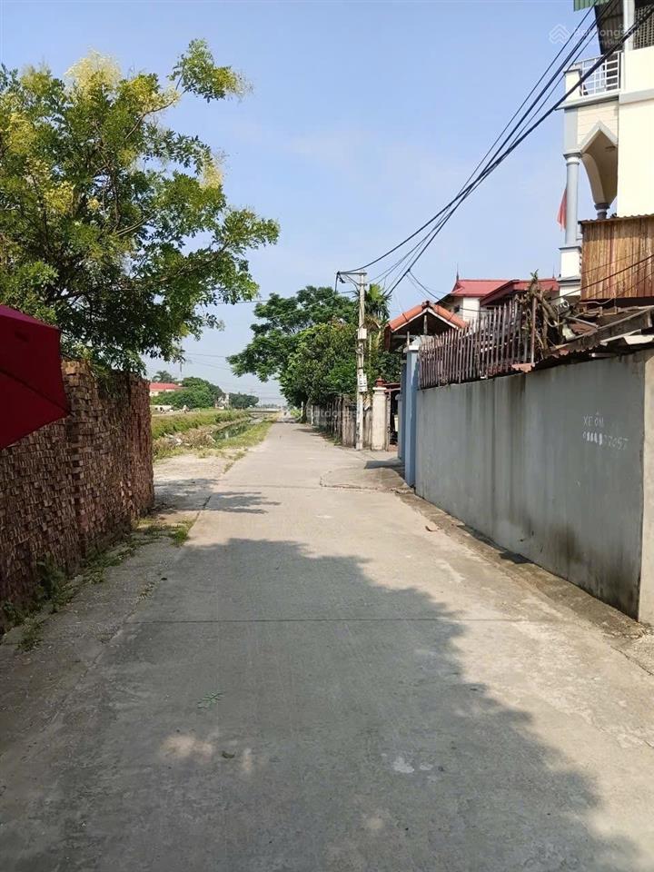 Chính chủ bán đất mặt đường kênh phường song liễu, bắc ninh.  0989 298 ***