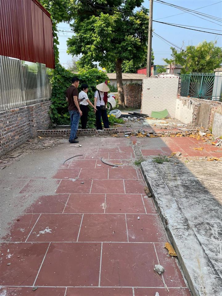 Chính chủ bán đất mặt đường kênh phường song liễu, bắc ninh.  0989 298 ***