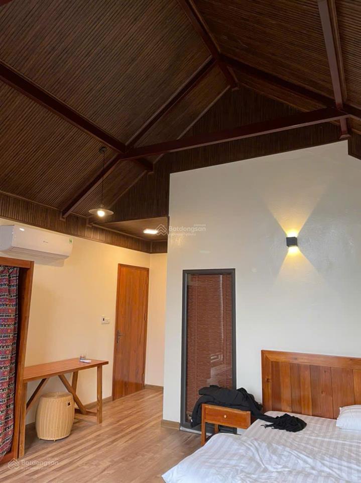 Chính chủ gửi bán biệt thự đẹp tại thang mây  bản xôi ,view hồ, 287m2 sổ đỏ full thổ cư,hoàn thiện