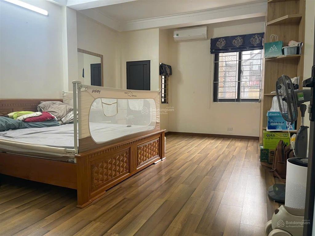 Chính chủ bán căn nhà riêng tân triều, triều khúc, dt 38,7m², 4,5 tầng, 4 phòng ngủ, mặt tiền 4,6m