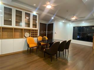 Chính chủ cần bán căn hộ 3 pn, 2 vs diện tích 85.8m, full nội thất chỉ việc xách vali về ở
