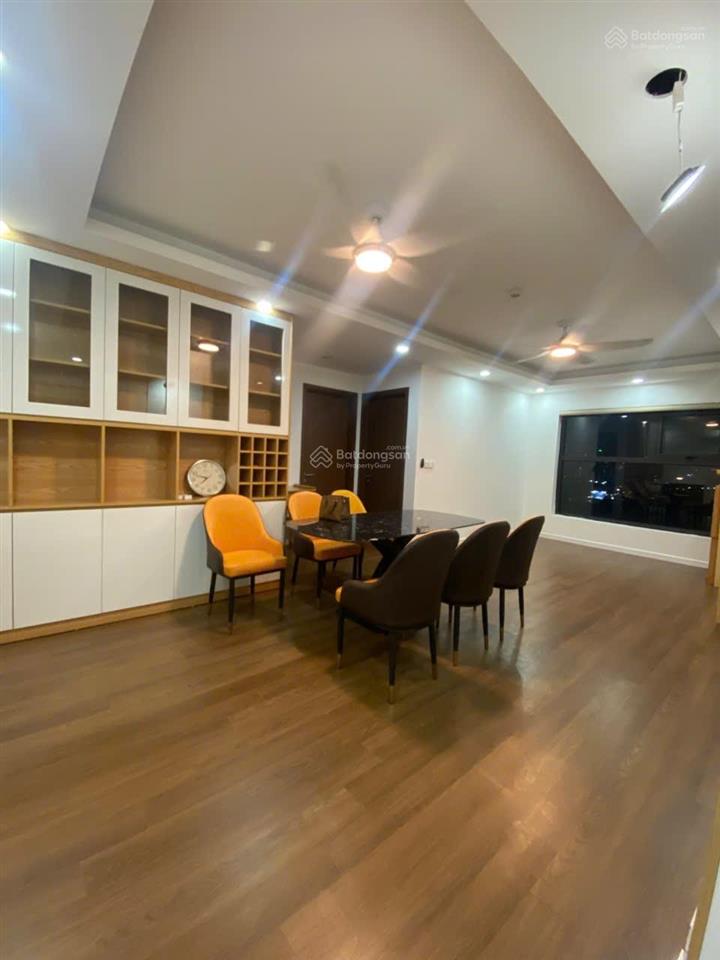 Chính chủ cần bán căn hộ 3pn, 2vs diện tích 85.8m2, full nội thất chỉ việc xách vali về ở