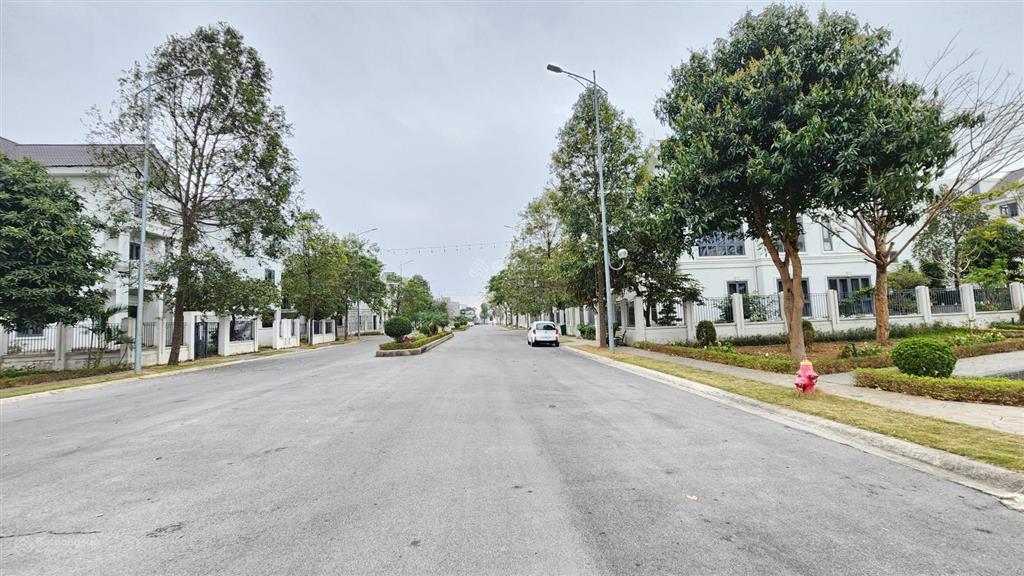 Chính chủ bán lô góc 4 thoáng, nhìn ra công viên đường đôi