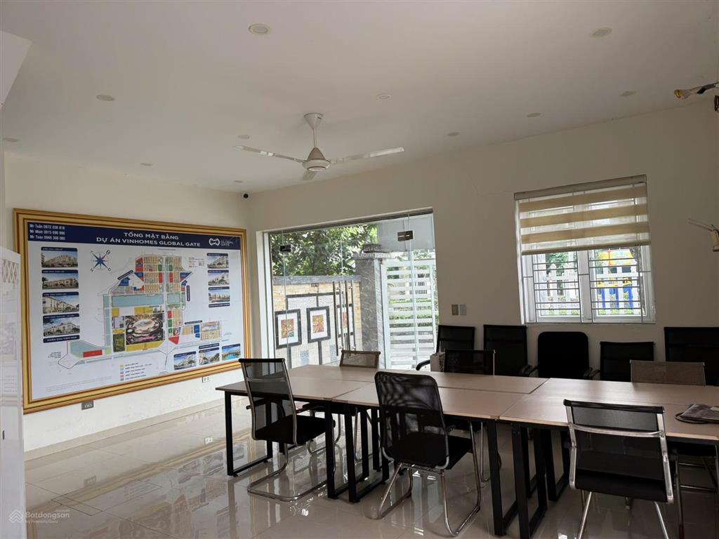 Cho thuê biệt thự lô góc eurowindow river park, 2 thoáng, thang máy, view vườn hoa