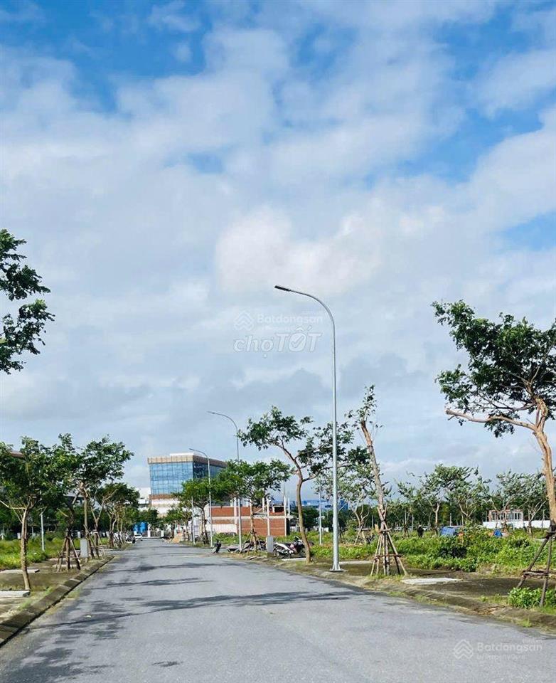 Gia đình cần bán gấp giá đất mặt tiền bờ quan 3 sát chung cư ánh dương sungroup giá rẻ