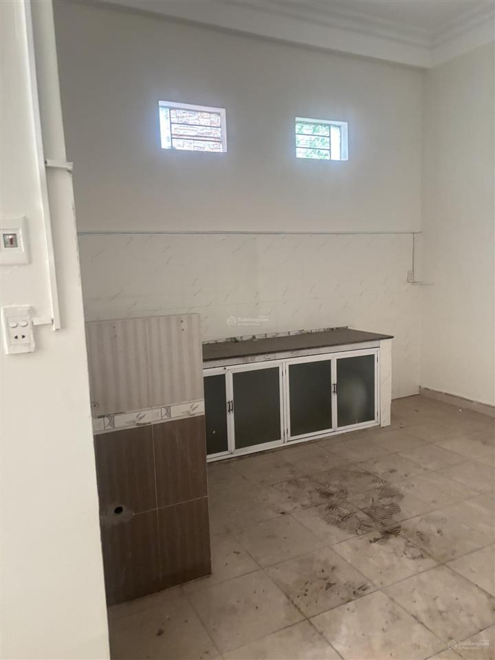 Cho thuê nhà 2 tầng, góc 2 mặt tiền đường ngô quyền và đường 10m5 sơn trà, đà nẵng