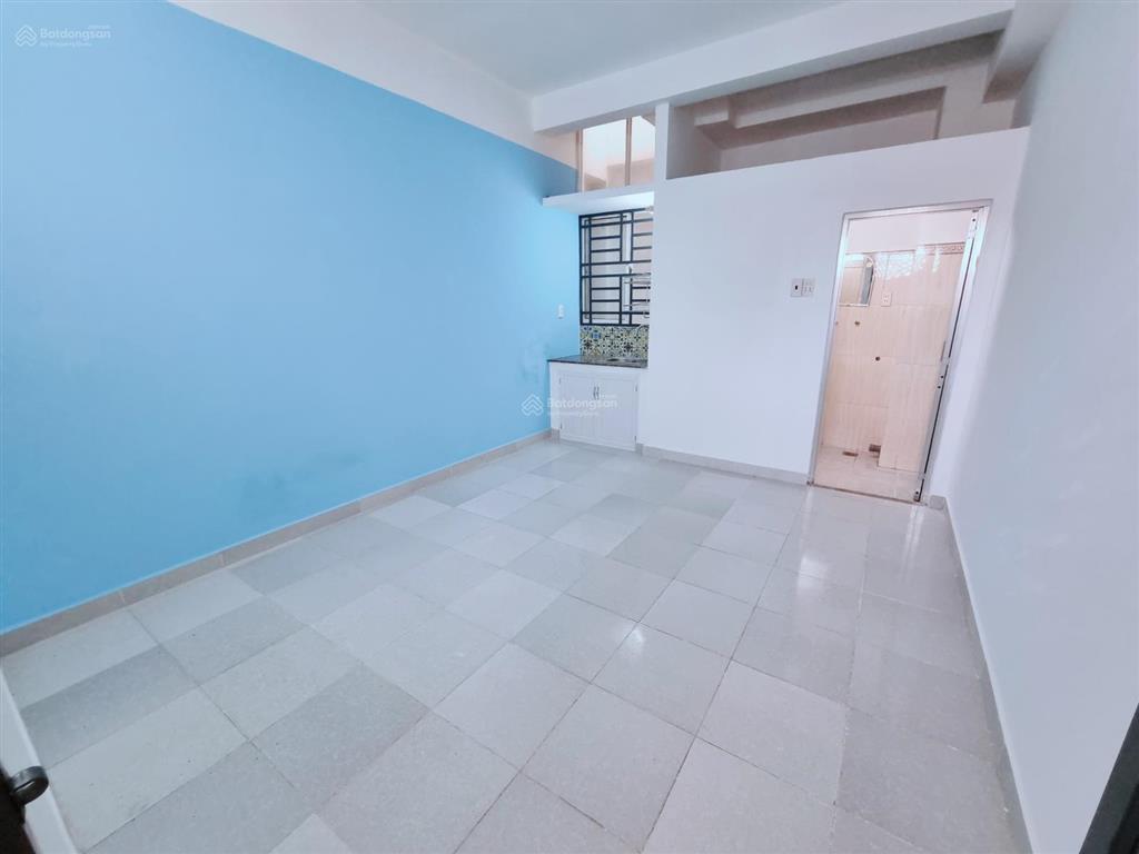 Phòng ngay lê văn việt, ngã 3 mỹ thành, 17m2, thoáng mát, an ninh