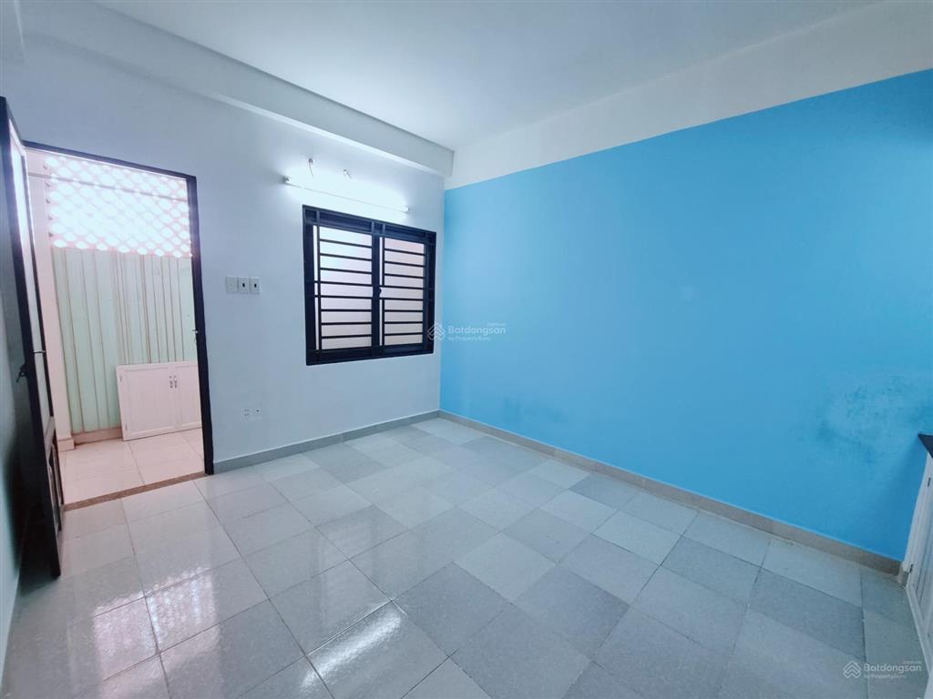 Phòng ngay lê văn việt, ngã 3 mỹ thành, 17m2, thoáng mát, an ninh