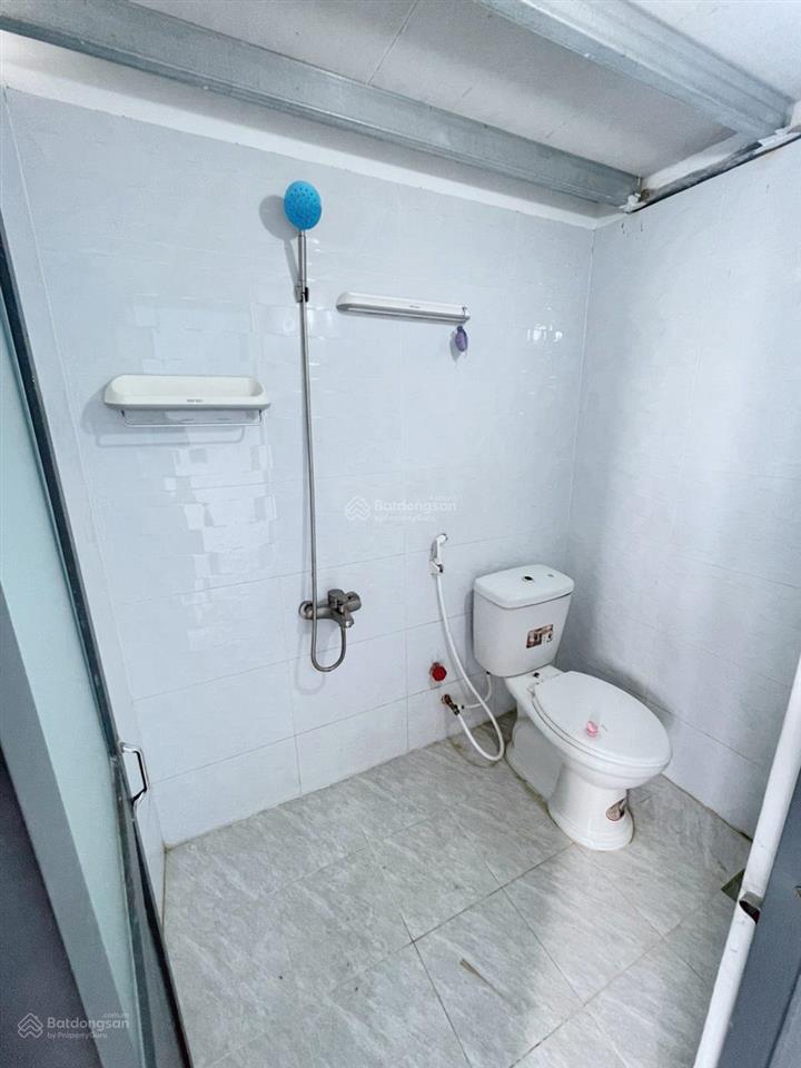 Phòng 22m² có ban công gác, máy lạnh, gần ngã 4 thủ đức, tc marketing