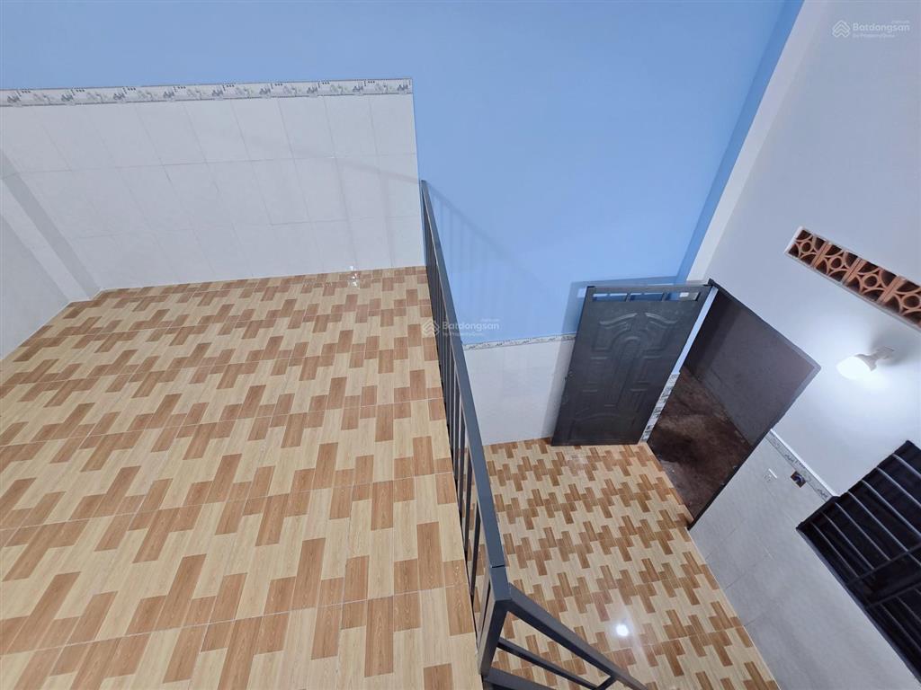 Phòng ngay khu cnc vòng xoay phú hữu, 25m2 có gác, 970 nguyễn duy trinh vị trí thuận tiện