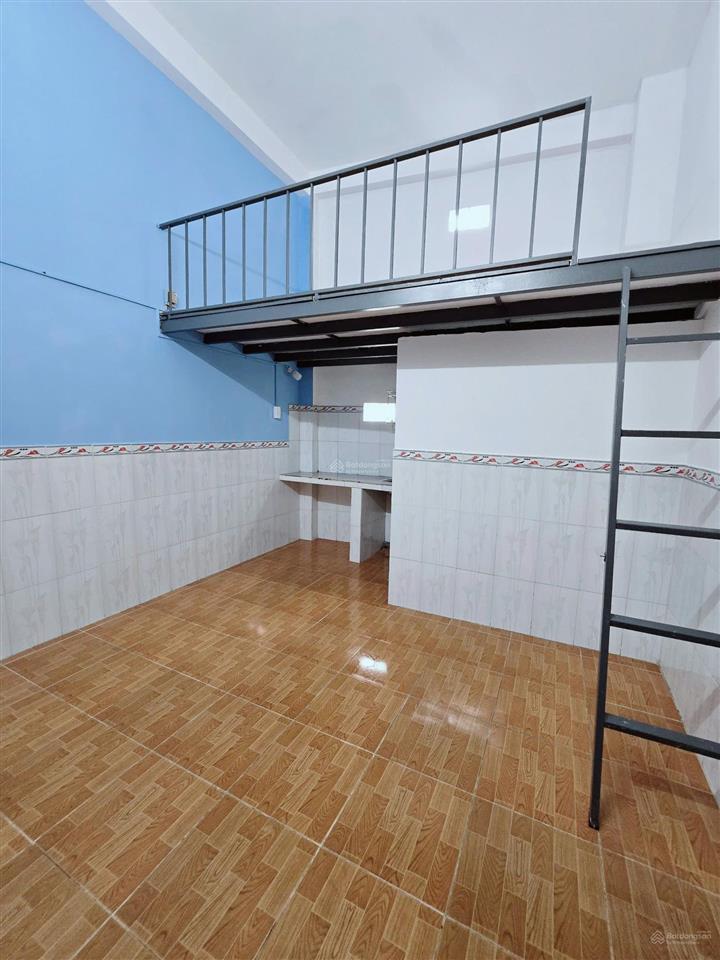 Có gác 22m2 phòng mới đẹp ngay ngã 4 thủ đức, đường hoàng diệu 2