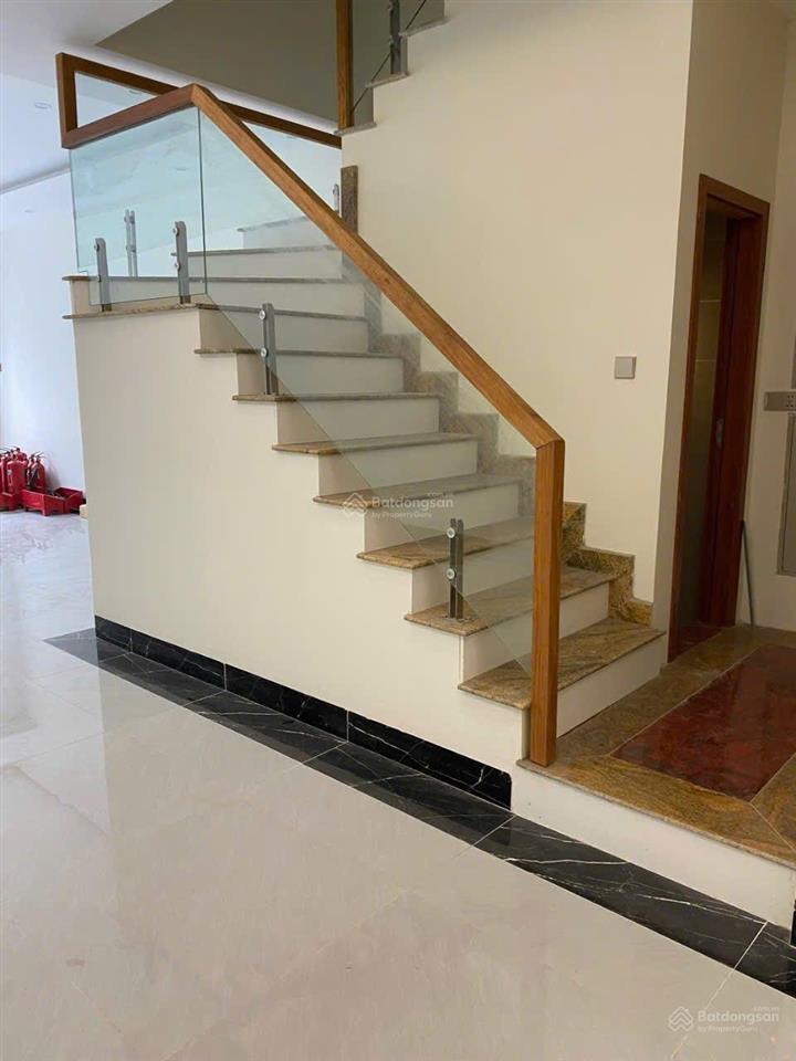 Cho thuê tầng 1&2 shophouse khu sao biển vinhomes ocp1