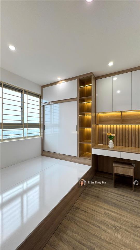 Hh linh đàm. em chính chủ cần bán 3 ngủ 2 vs tầng đẹp. bán nhanh giá giảm 200tr. giá 4.x nhỏ .