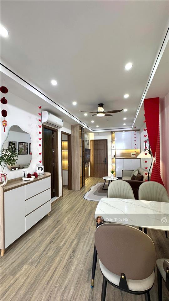 Hh linh đàm. em chính chủ cần bán 3 ngủ 2 vs tầng đẹp. bán nhanh giá giảm 200tr. giá 4.x nhỏ .